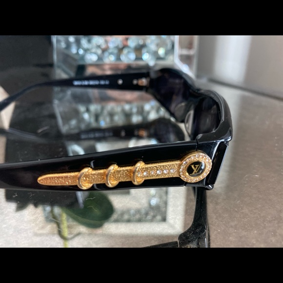 Louis Vuitton Vintage Style Thin Sunglasses - Picture 2 of 3